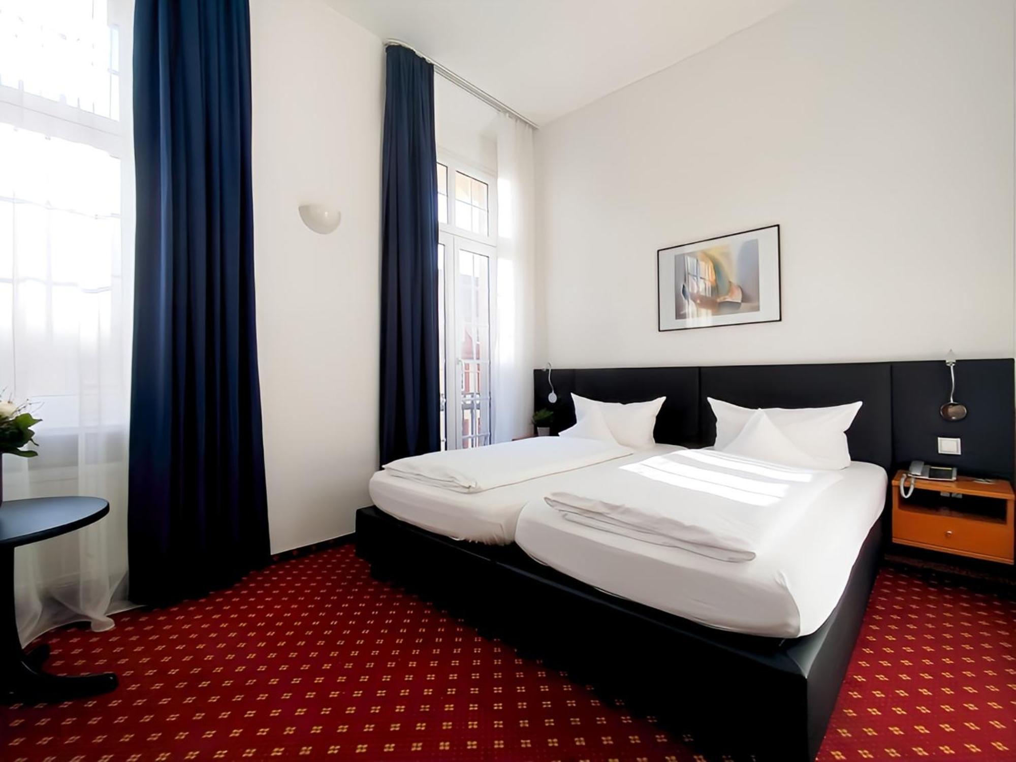 Hotel Schwert Rastatt Ngoại thất bức ảnh