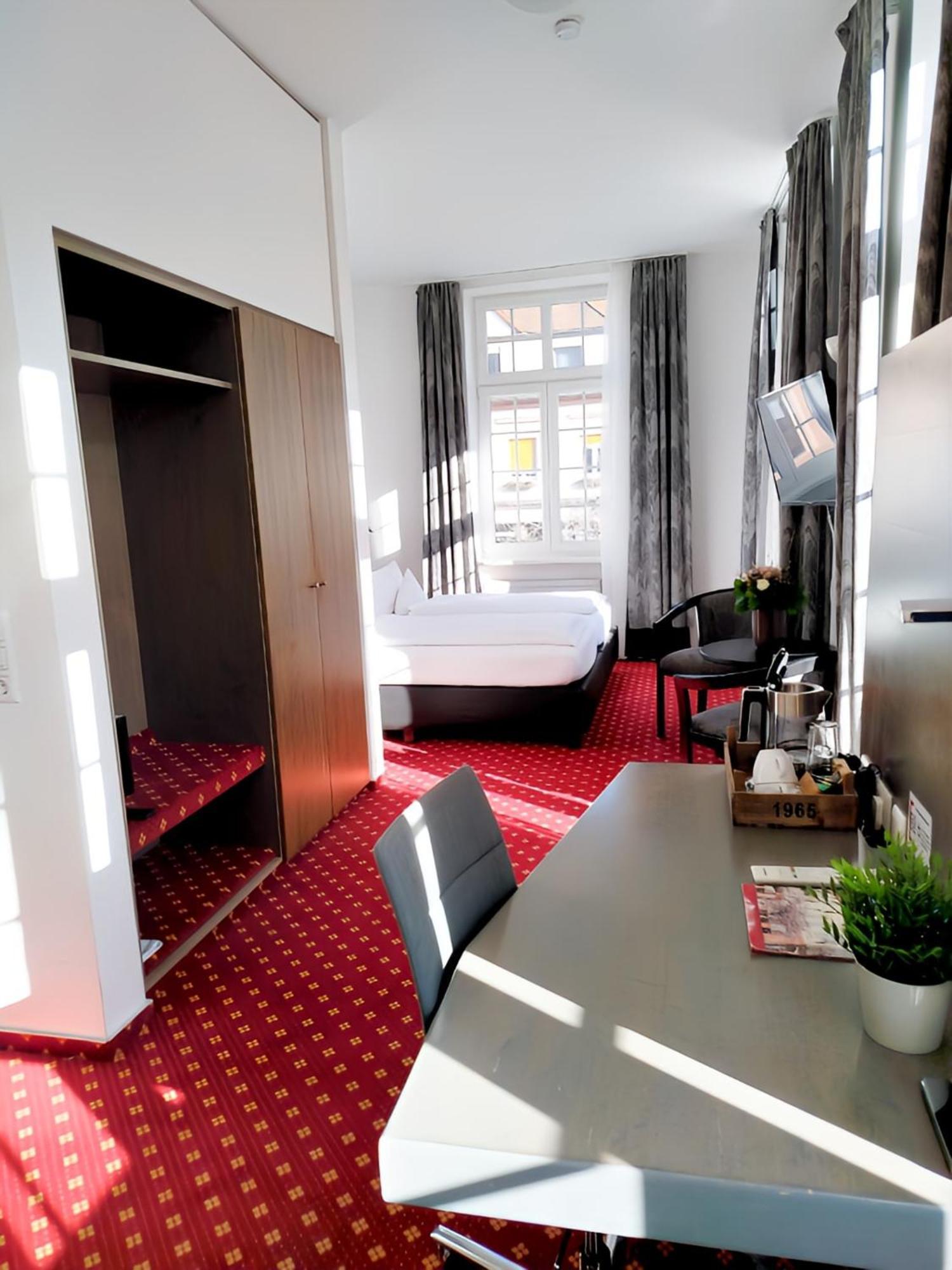 Hotel Schwert Rastatt Ngoại thất bức ảnh