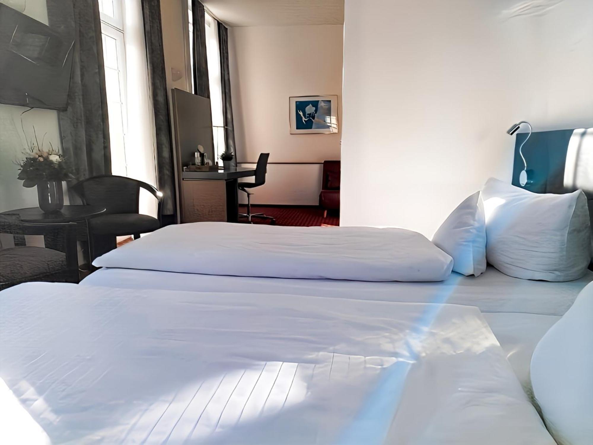 Hotel Schwert Rastatt Ngoại thất bức ảnh