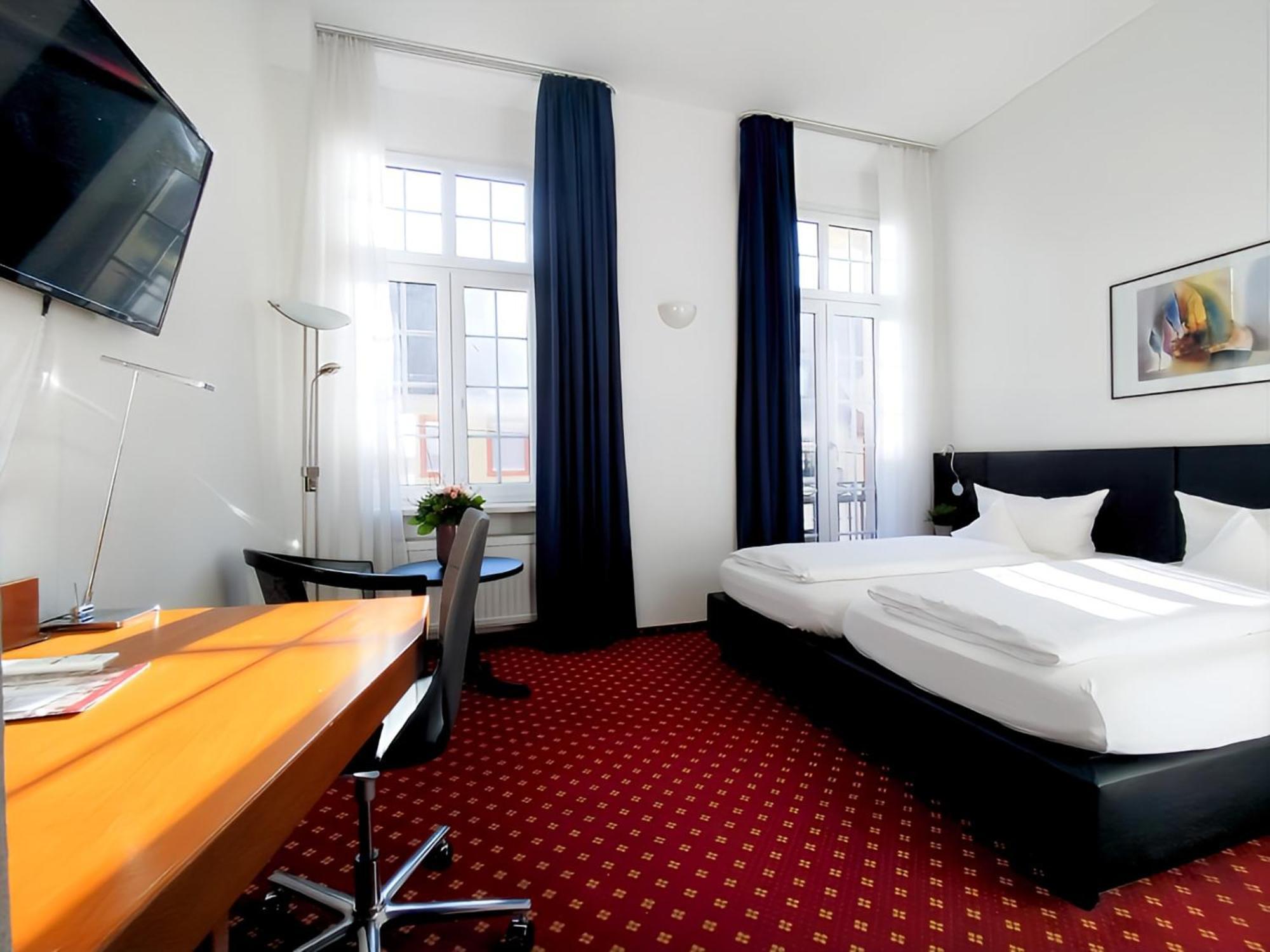 Hotel Schwert Rastatt Ngoại thất bức ảnh