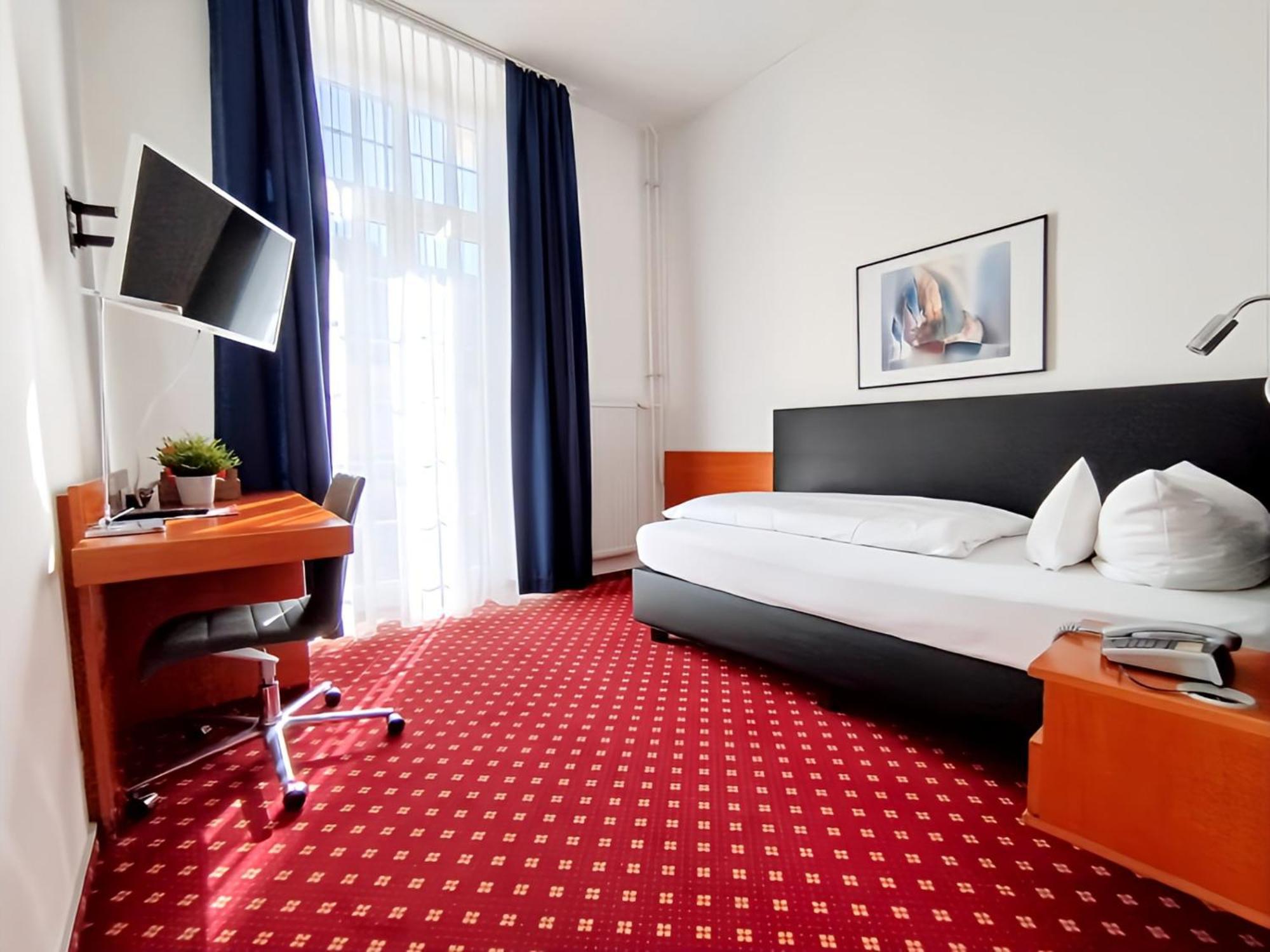 Hotel Schwert Rastatt Ngoại thất bức ảnh